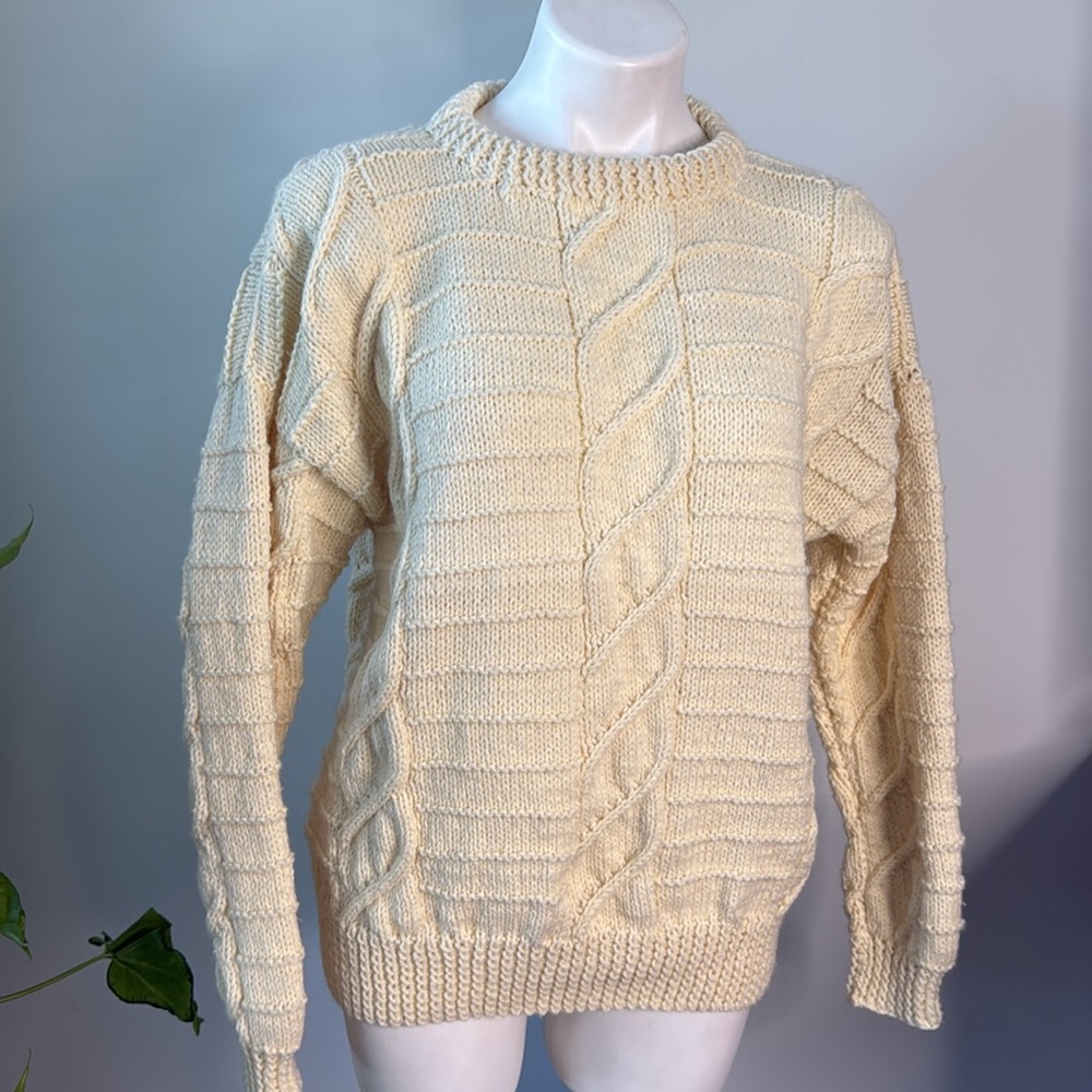 Hand knit Wool Crewneck Sweater Women Medium